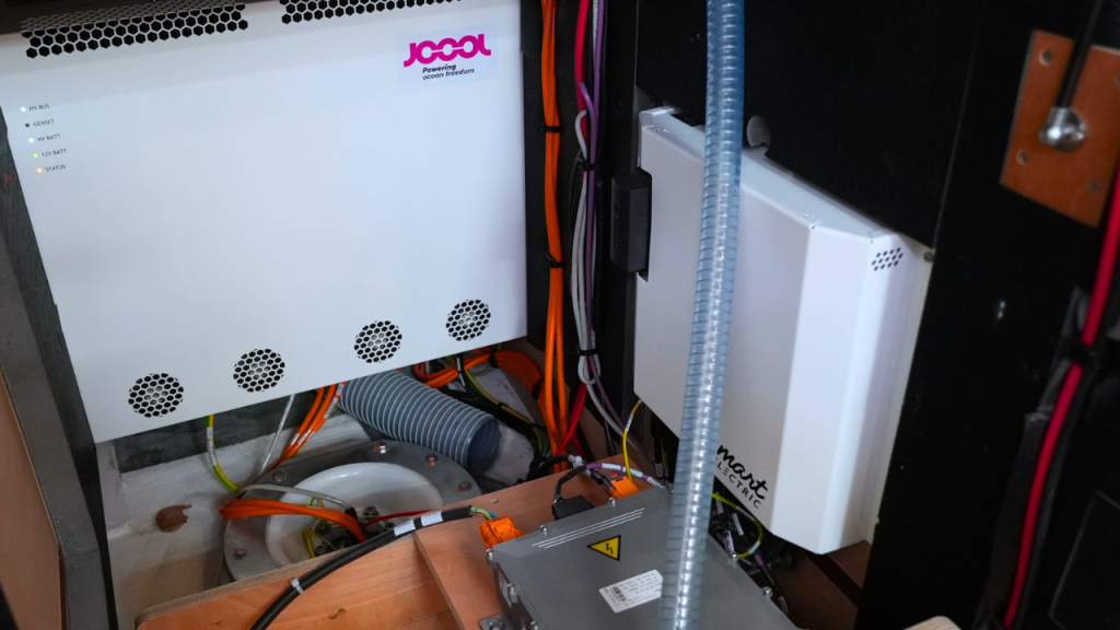 Dufour 48 Hybrid by JOOOL