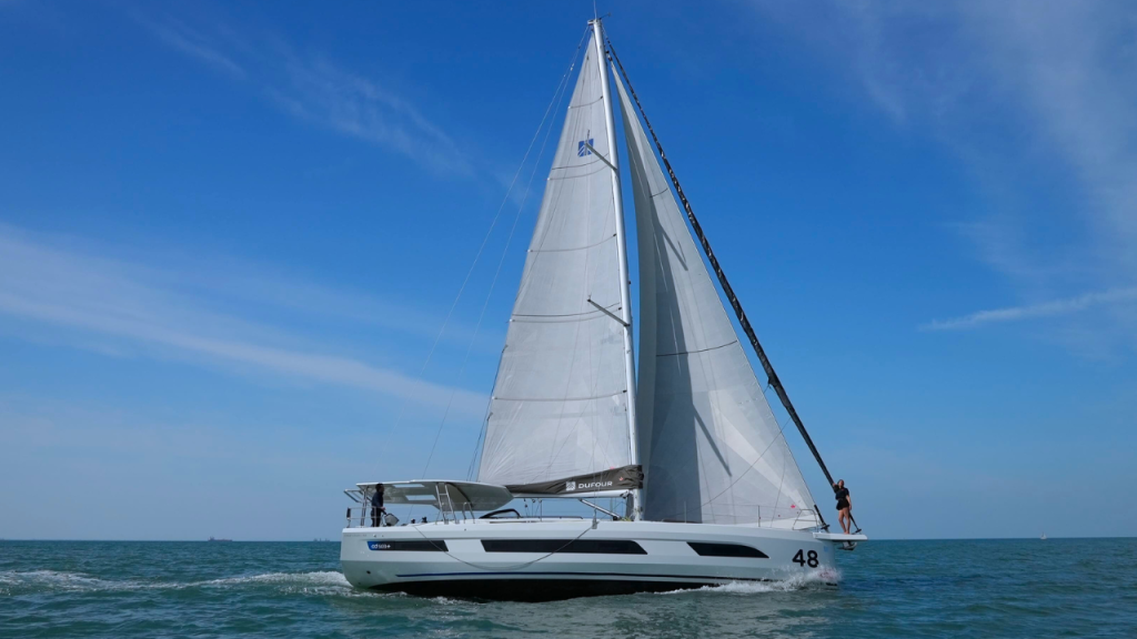 Dufour 48 Hybrid by JOOOL