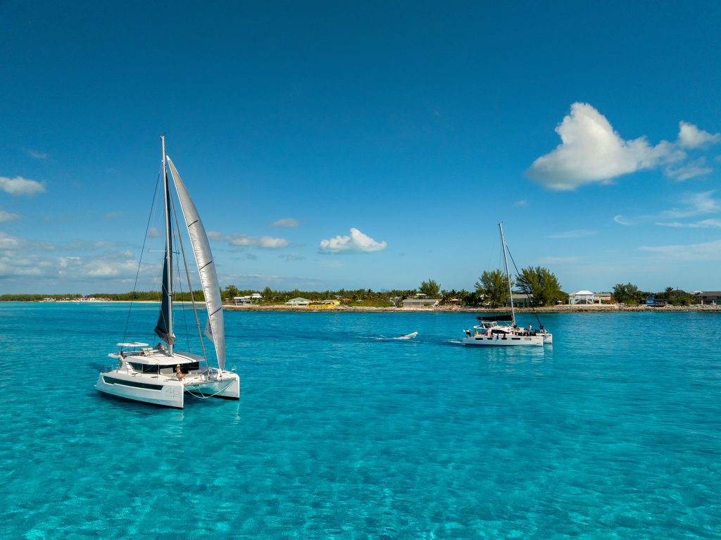 Hybrid Catamaran Leopard 46