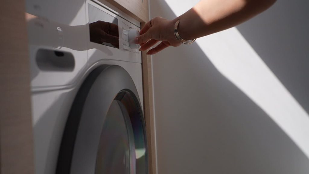 Dufour 48 Hybrid by JOOOL